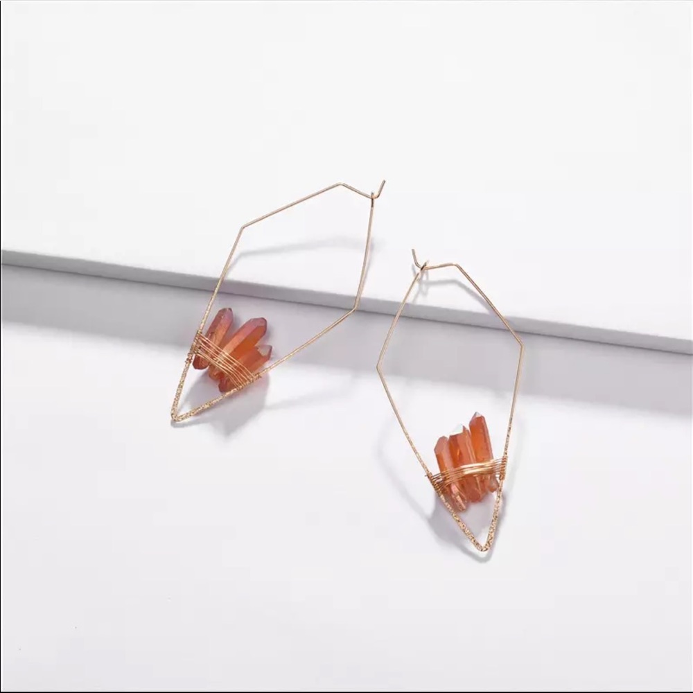 FP Mint Geode Threader Earrings in pink Quartz - Picture 3 of 7